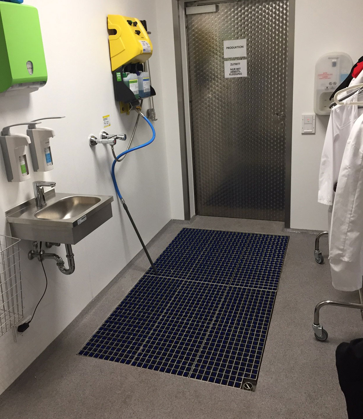 ProfilGate® i45 Aqua wet cleaning and disinfection system, WLH (mm) 1119 x 1997 x 45, 1 x V2A-Tray, 6 x Grate