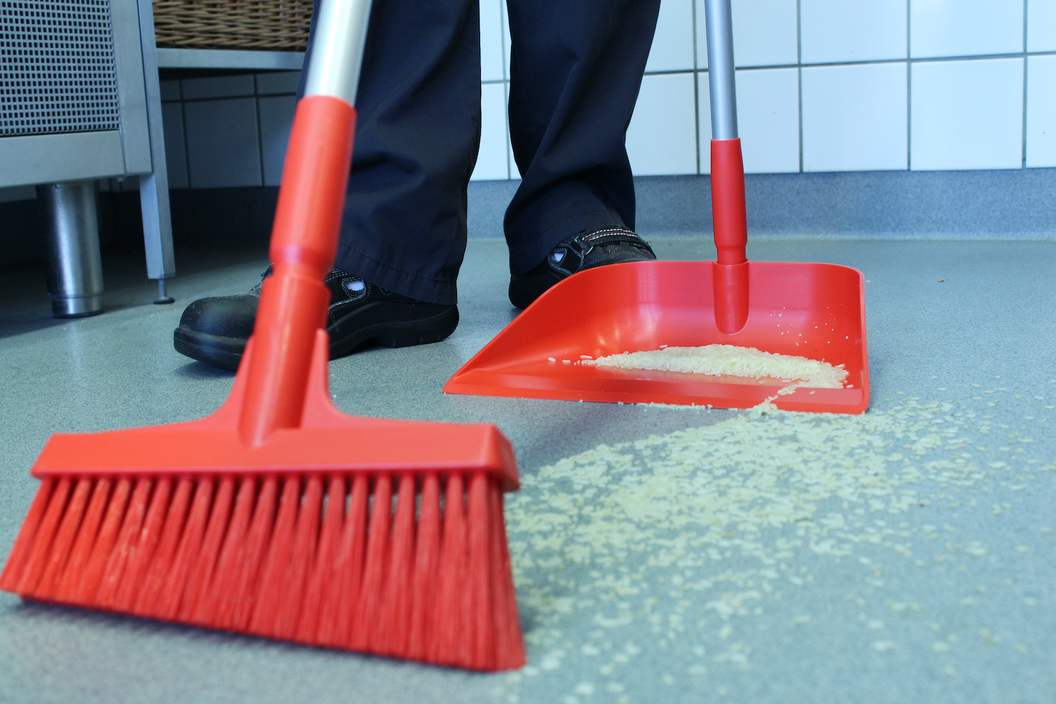 Upright dustpan, 330 mm, Red