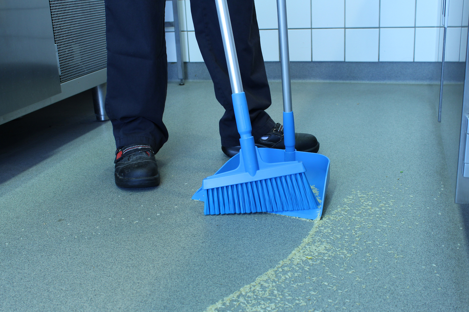 Upright dustpan, 330 mm, Blue