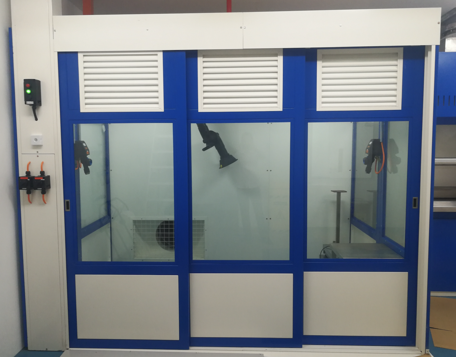 Big Bertha Fume Hood, ducted, (mm) 5000 x 2000 x 2400