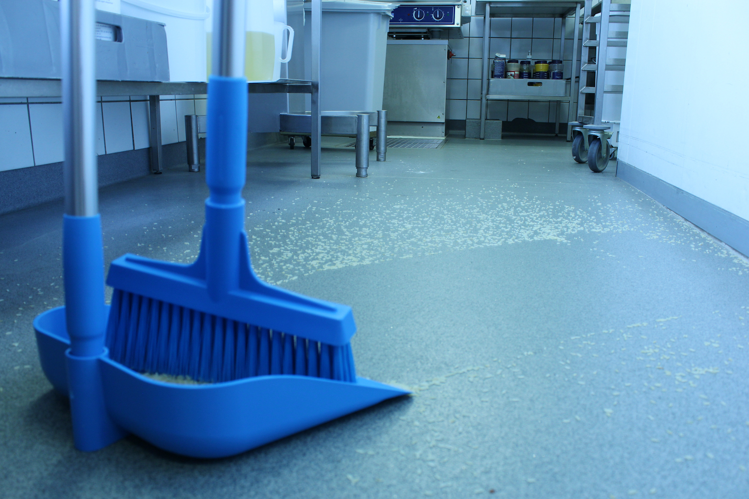 Upright dustpan, 330 mm, Blue