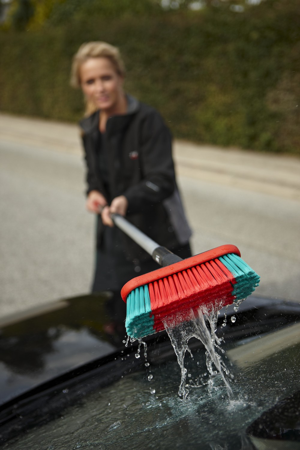 Vehicle Brush, waterfed, 250 mm, Soft/split, Black