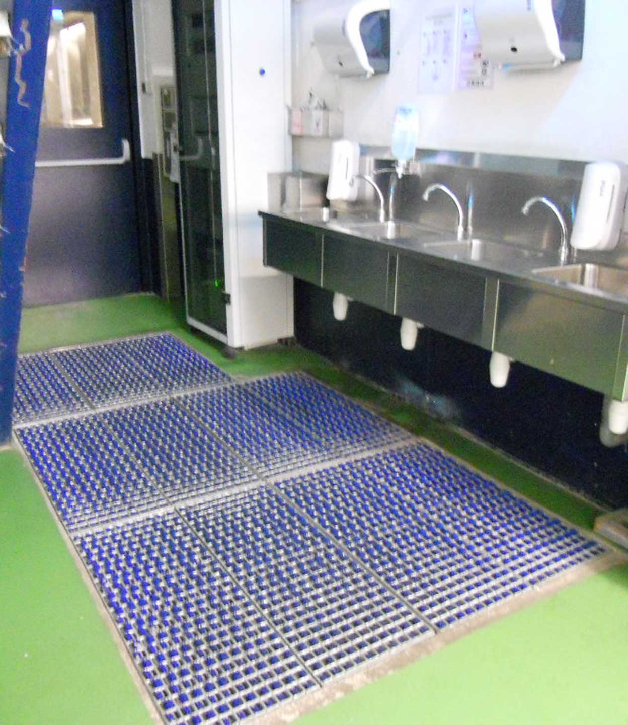 ProfilGate® i45 Aqua wet cleaning and disinfection system, WLH (mm) 2183 x 1026 x 45, 1 x V2A-Tray, 6 x Grate